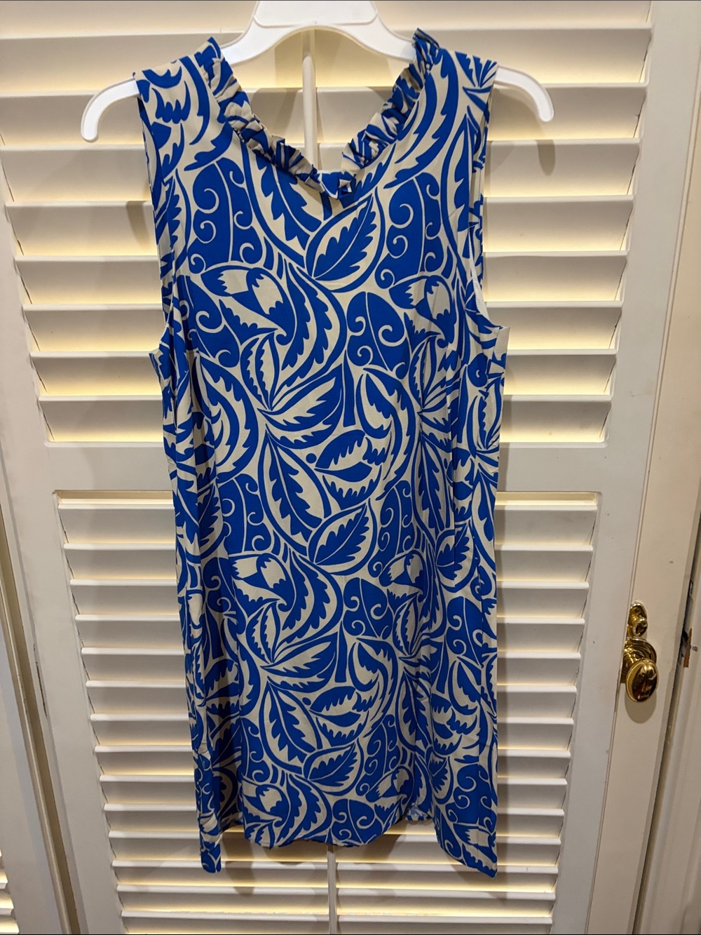 Joy Joy Blue and White Sleeveless Printed Shift Dress.Low back. Small. NWT